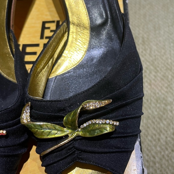 RARE Fendi Black Satin slide shoes with enamel and crystal flowers. Size 10 - Picture 3 of 9